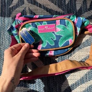Simply Southern Collection Belt Bag – Tropical Palm Print 🌴💗